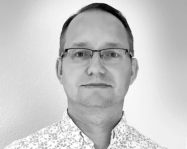 Tobias Paternoga ist Partner für Zaun- und Torsysteme